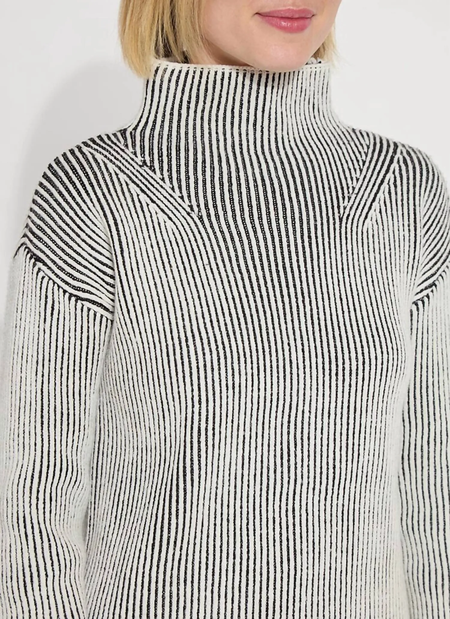 Alia Cozy Rib Sweater In Black