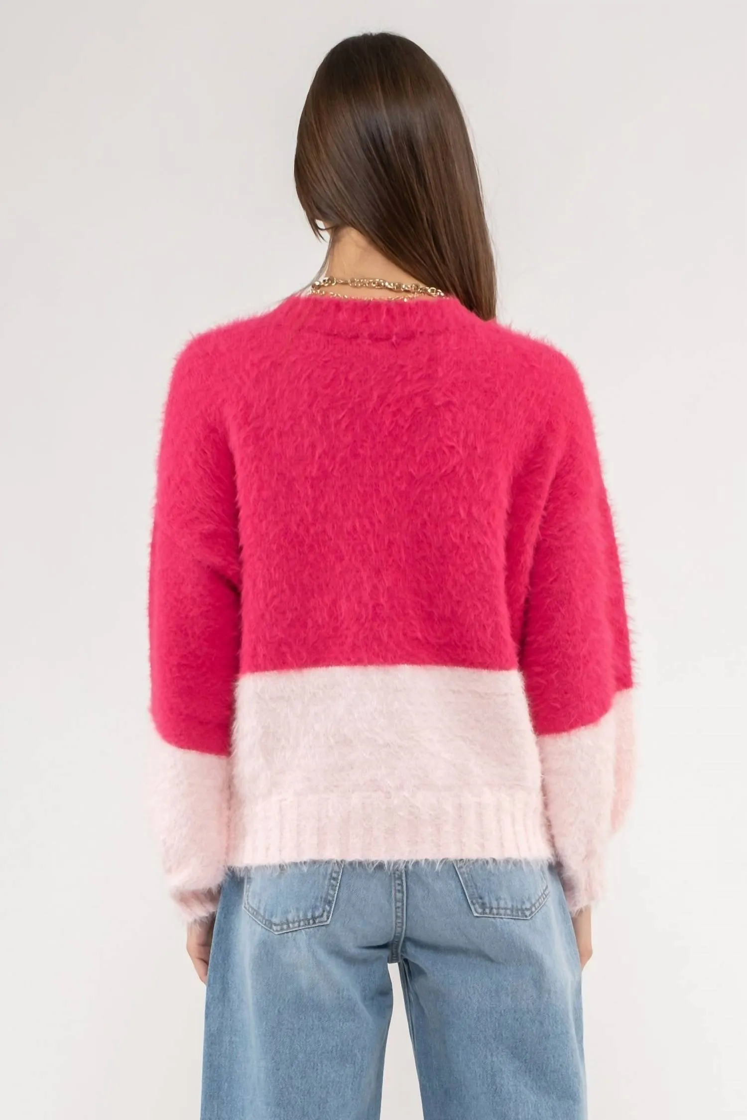 Alice Horizontal Split Fuzzy Sweater In Fuschia