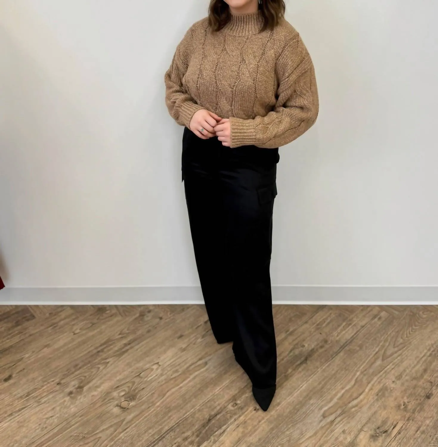 Anaiis Cropped Sweater In Taupe