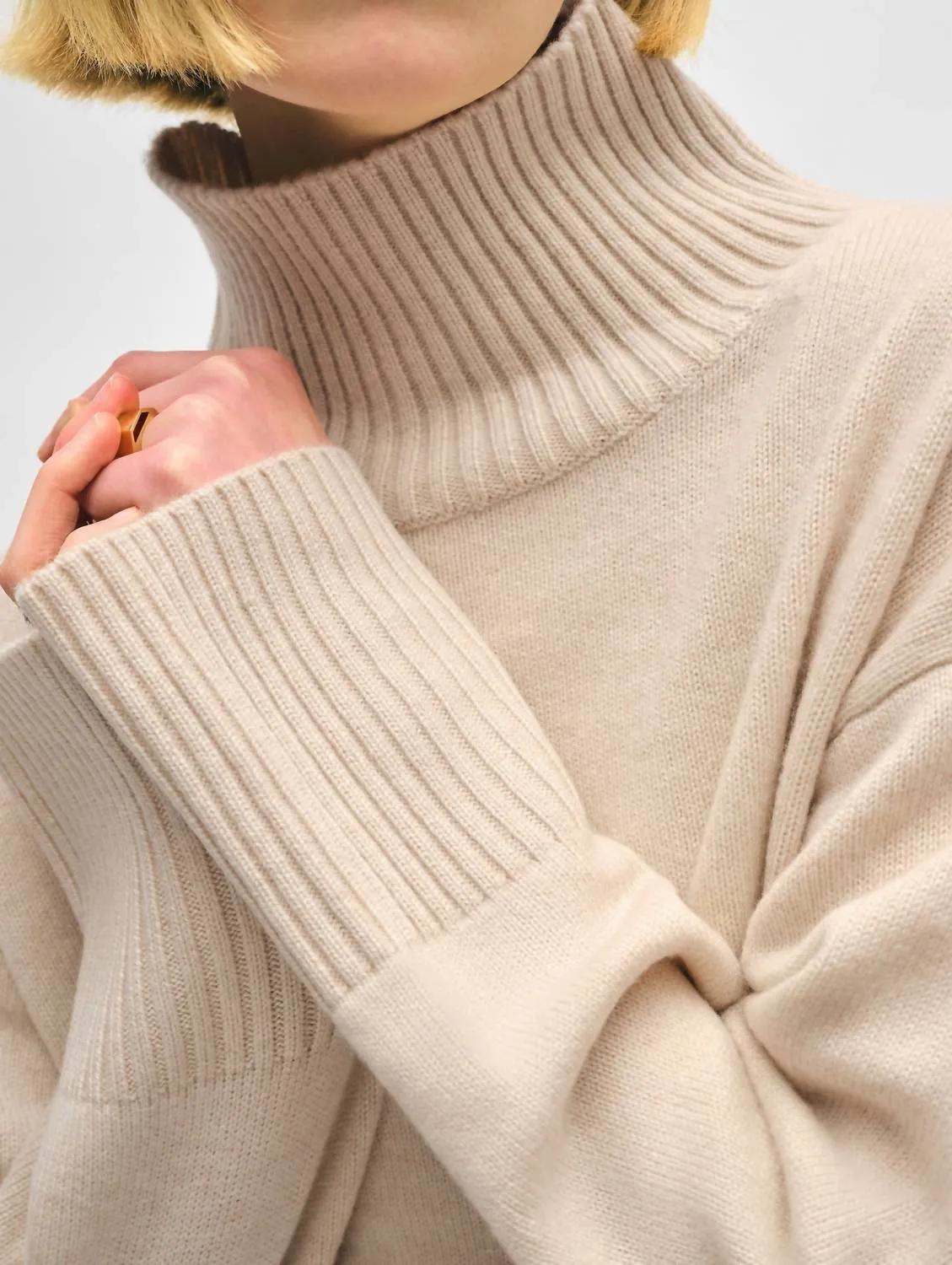 Cashmere Stand Neck Sweater In Nat Heather