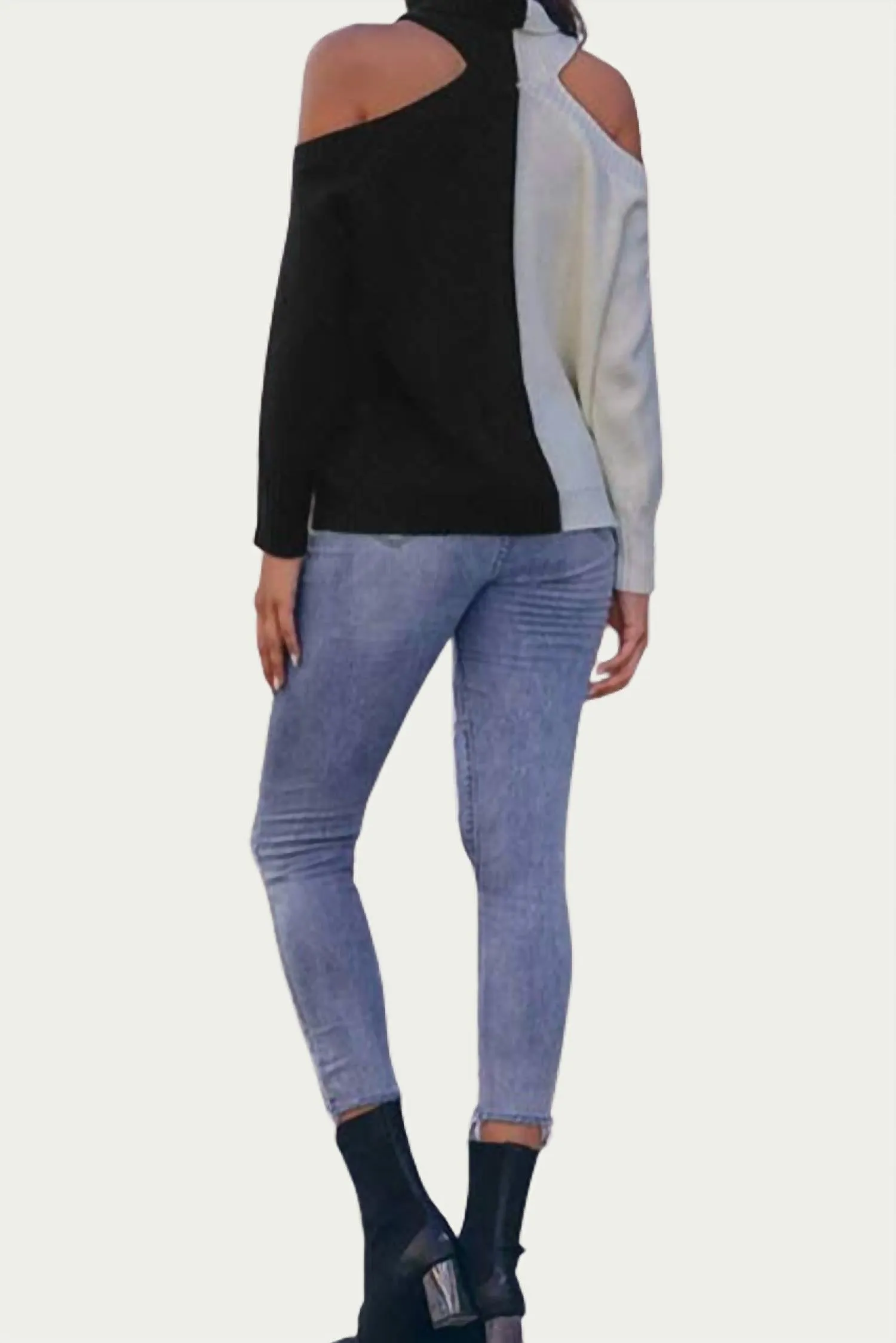 Cold-Shoulder Two-Tone Turtleneck Sweater In Black/white