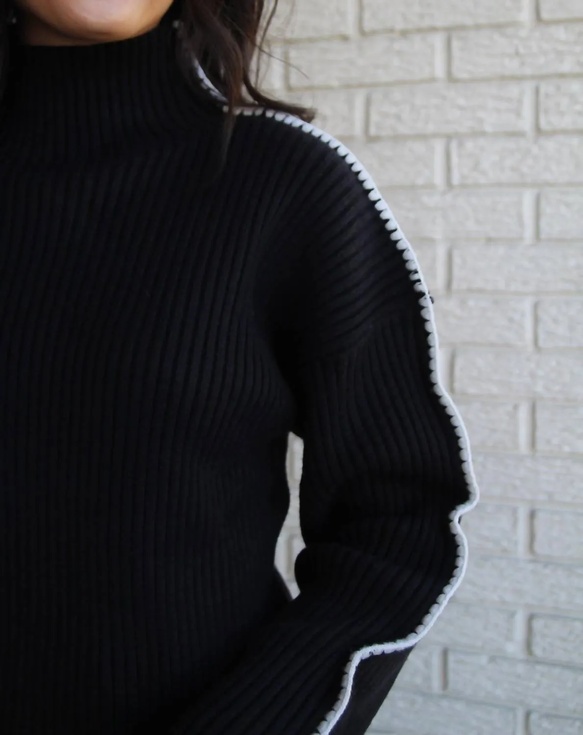 Contrast Stitch Sweater In Black