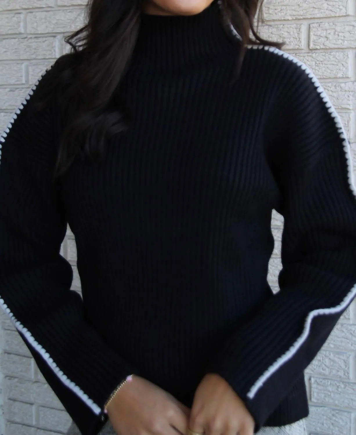 Contrast Stitch Sweater In Black