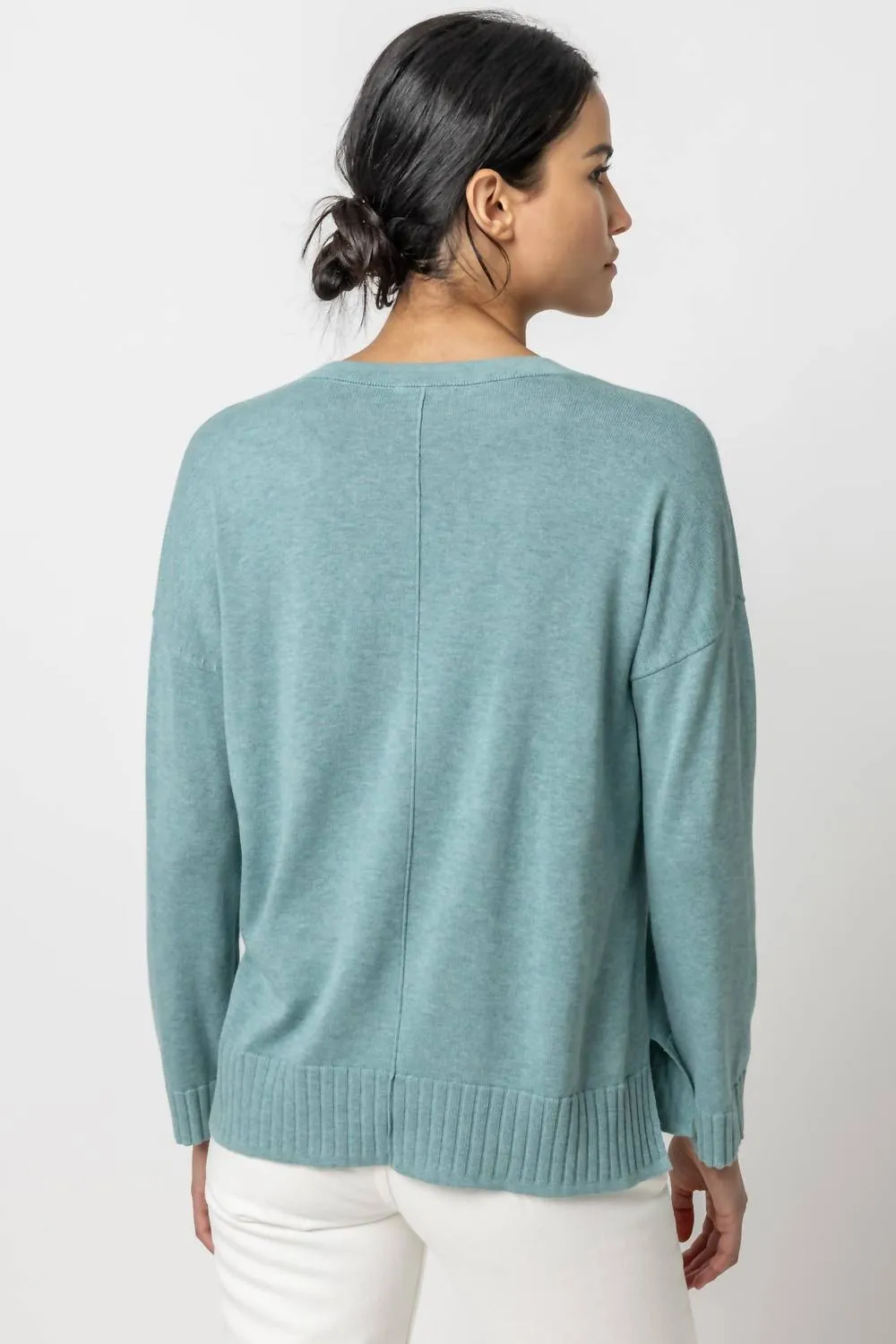 Easy Back Seam V-Neck Sweater In Sea Blue