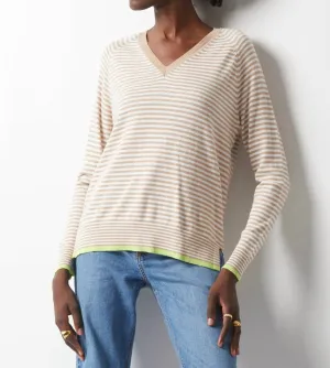 Essential Stripe V Sweater In Cookie