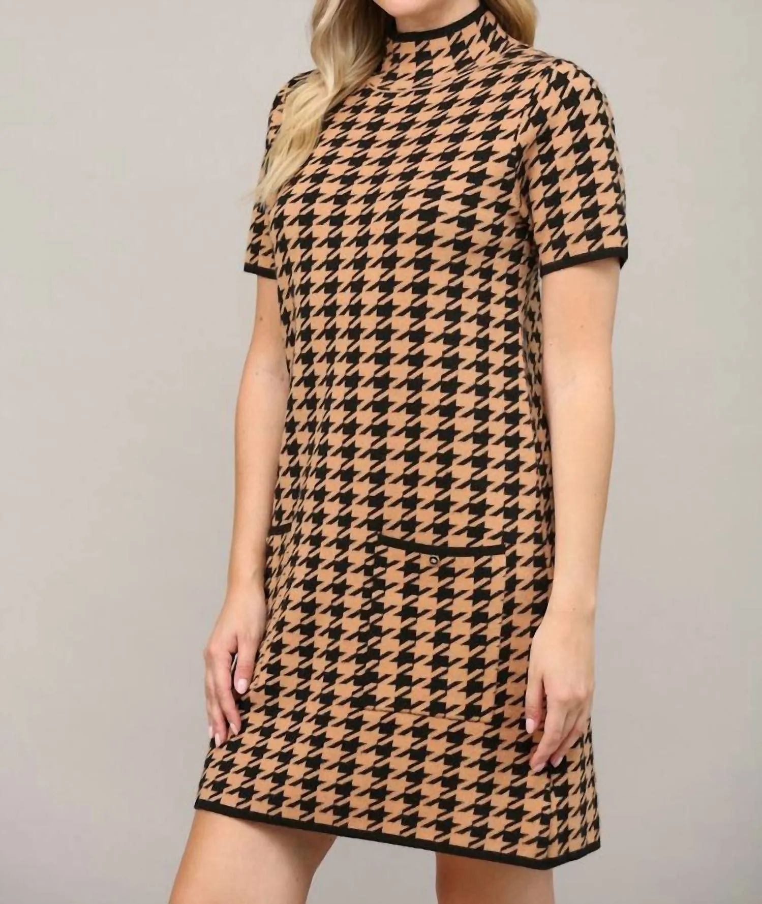 Houndstooth Mock Neck Short Sleeve Sweater Dress In Camel