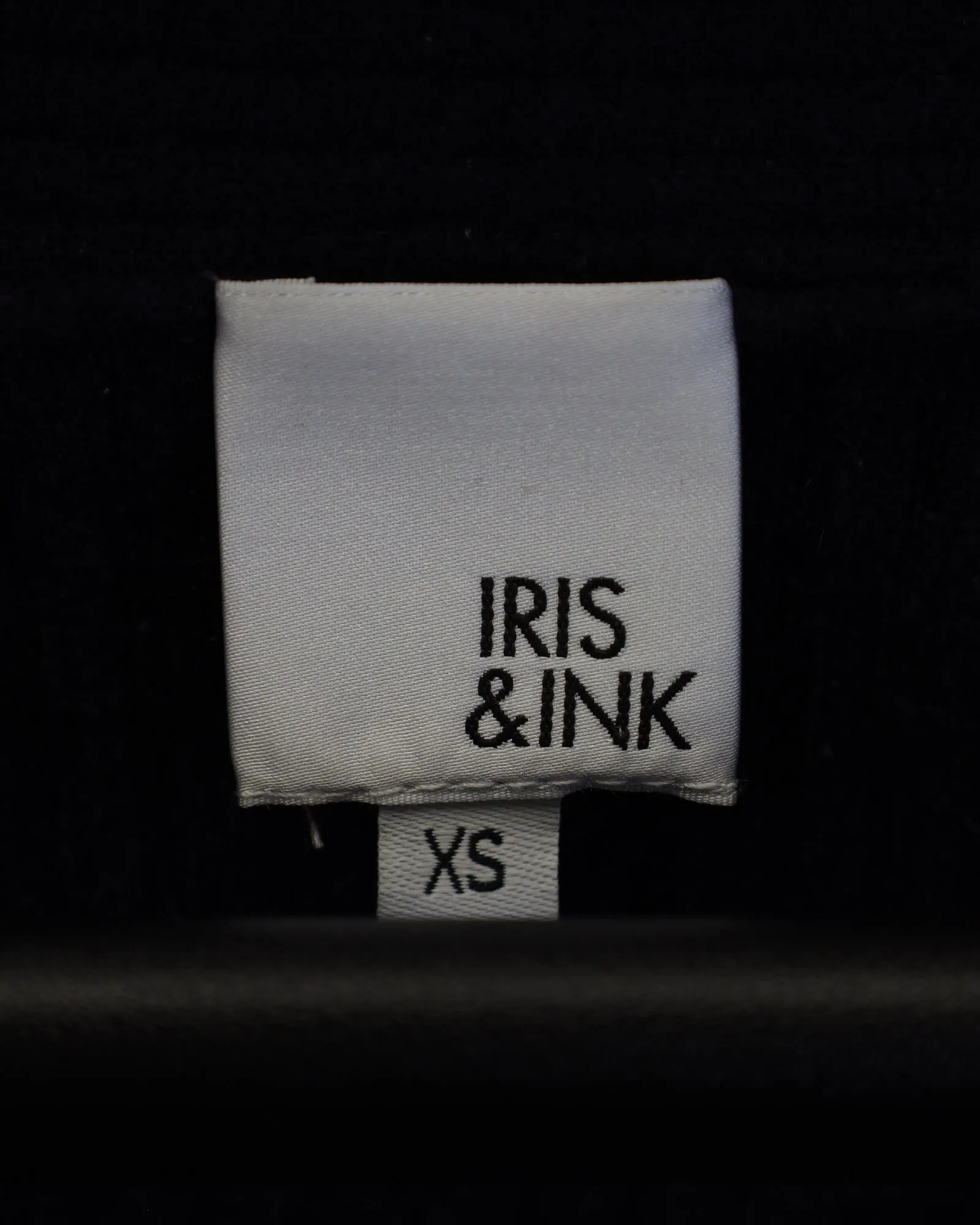 Iris & Ink V-neck Sweater in Navy Blue Cashmere