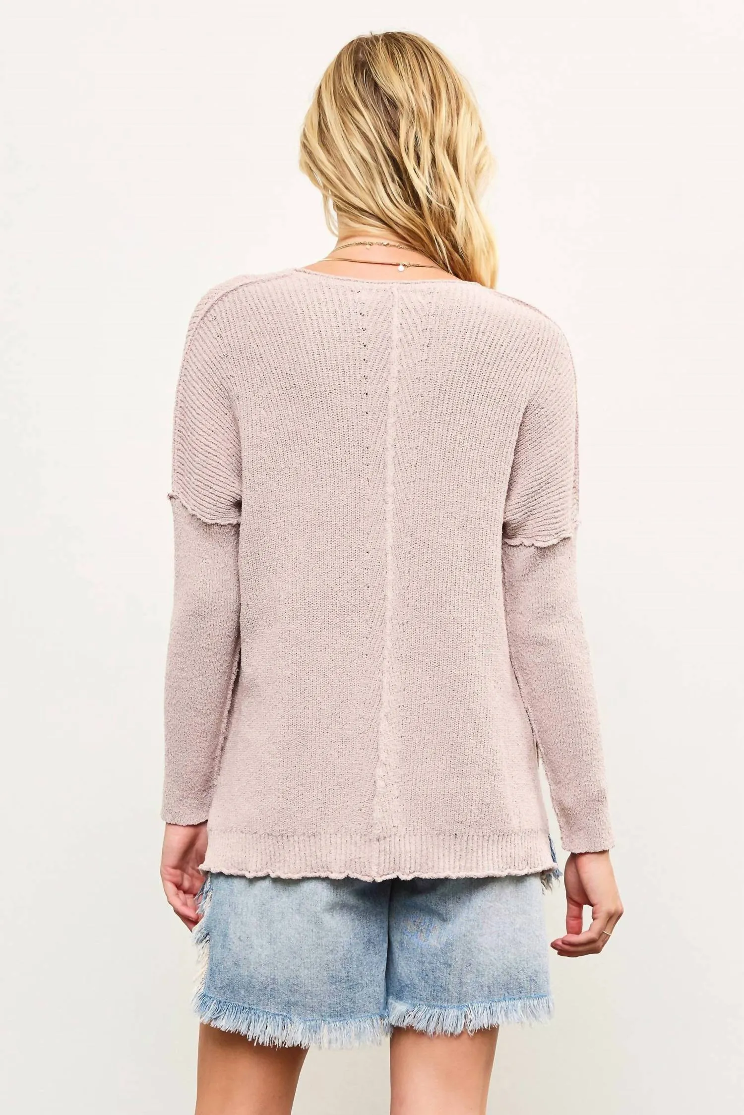 Lightweight V-Neck Sweater In Ash Rose