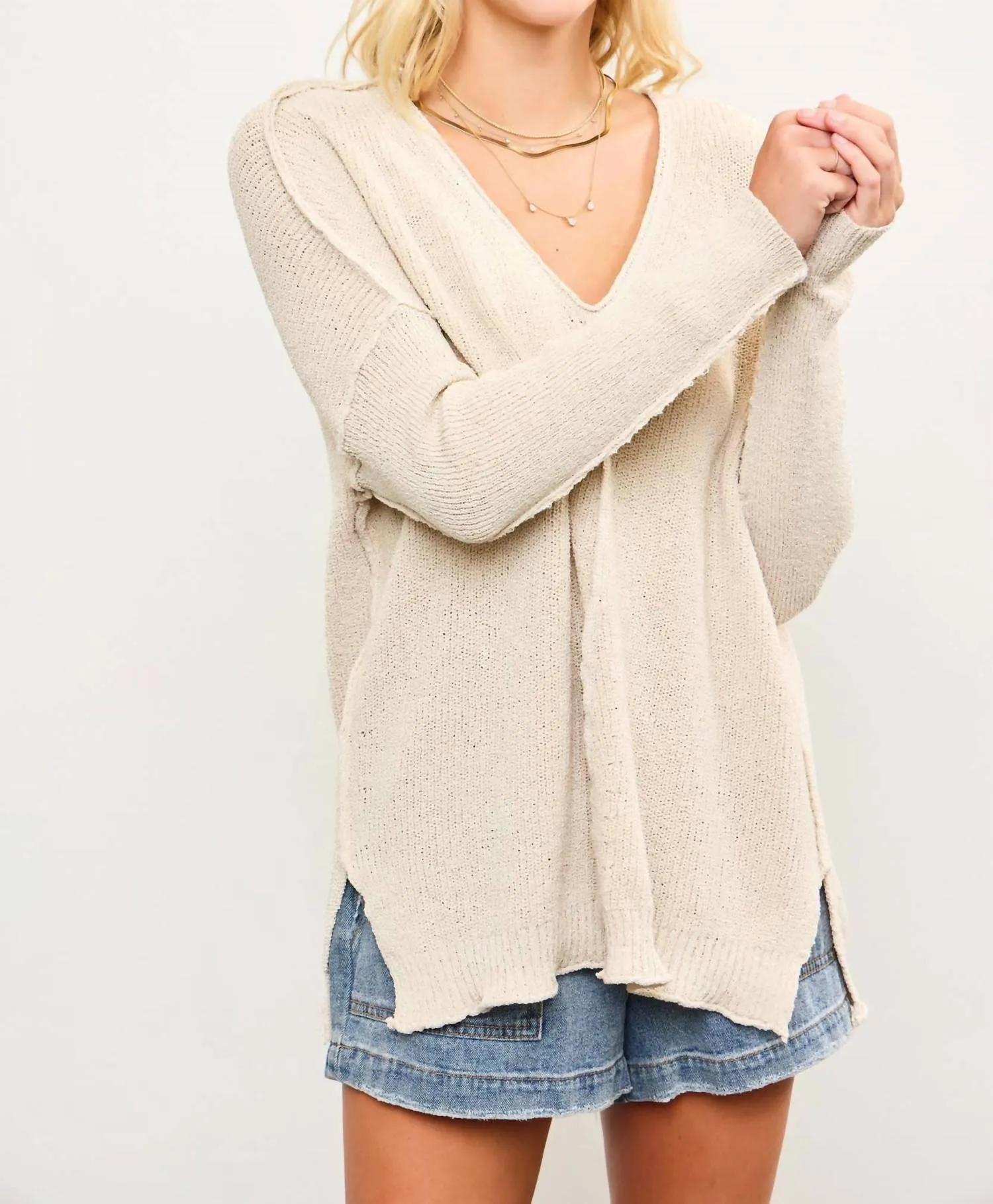 Lightweight V-Neck Sweater In Egg Shell