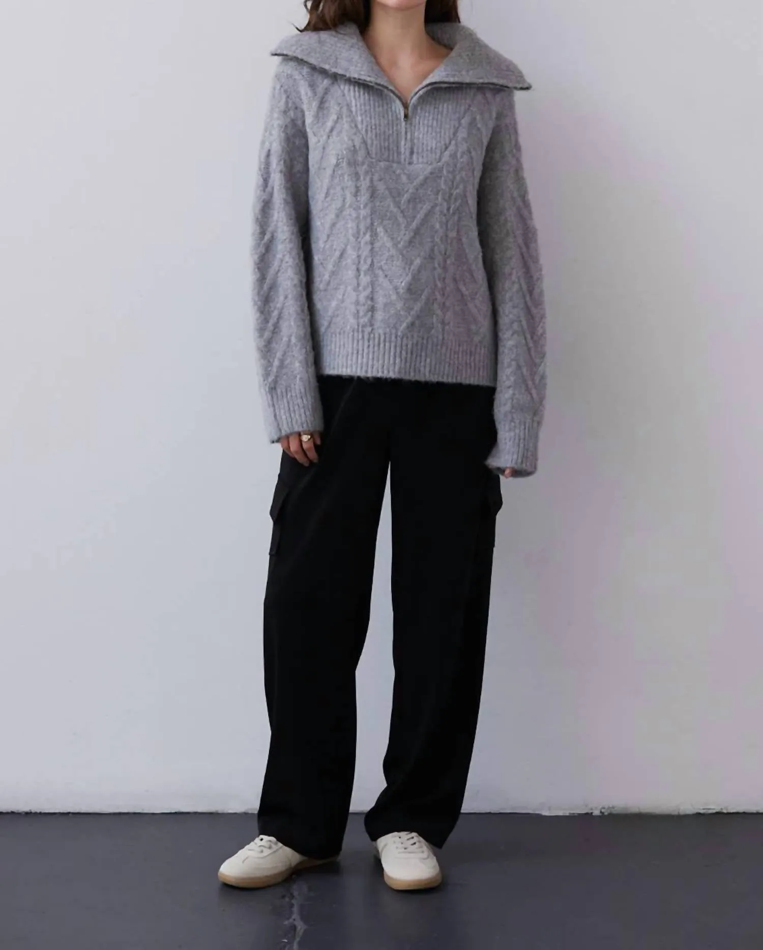 Mary-Ann Chunky Cable Knit Sweater In Heather Grey