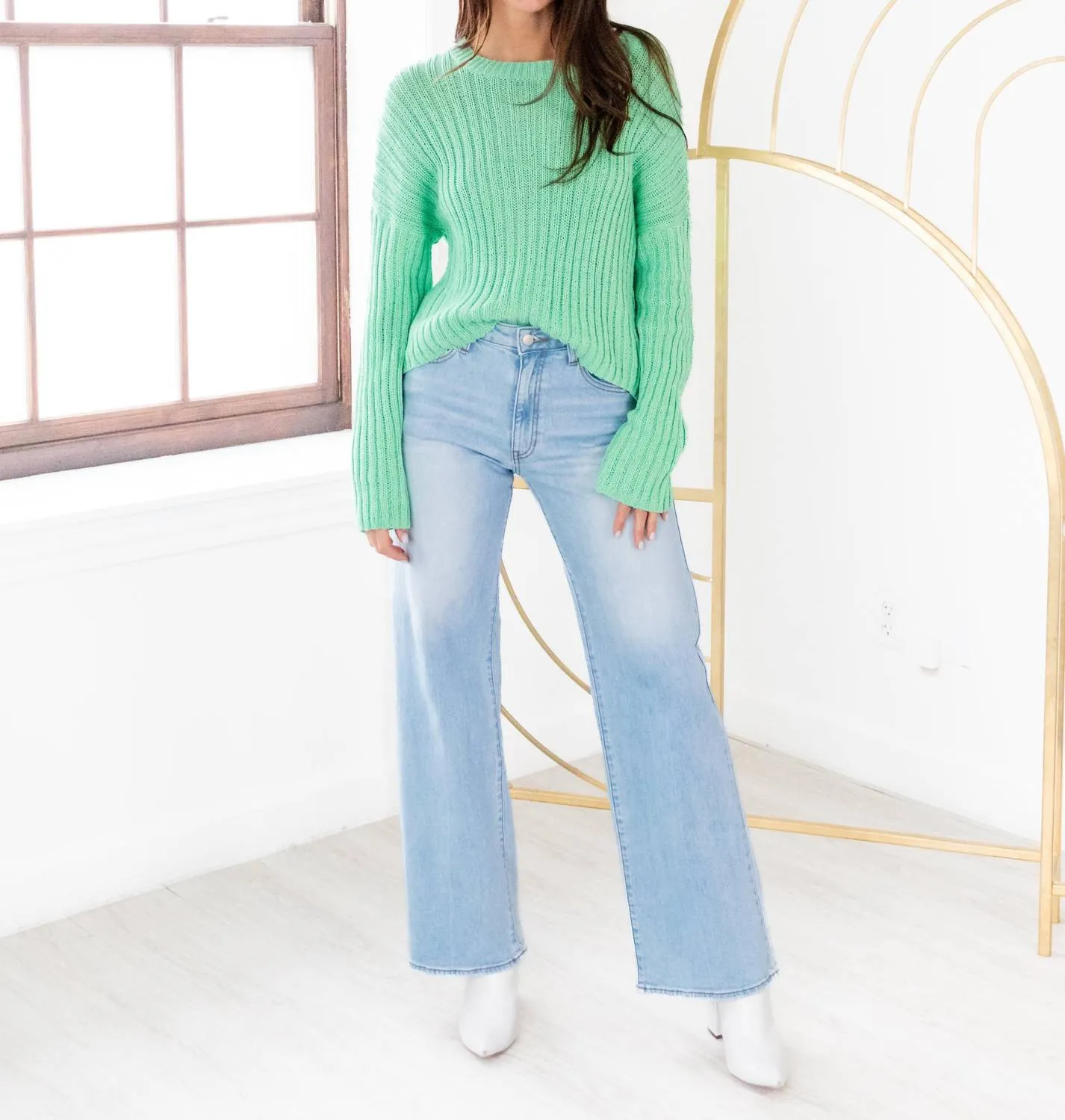Miles Cropped Crew Sweater In Green Isle