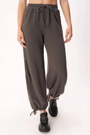 On The Rise Parachute Pant In Vintage Black
