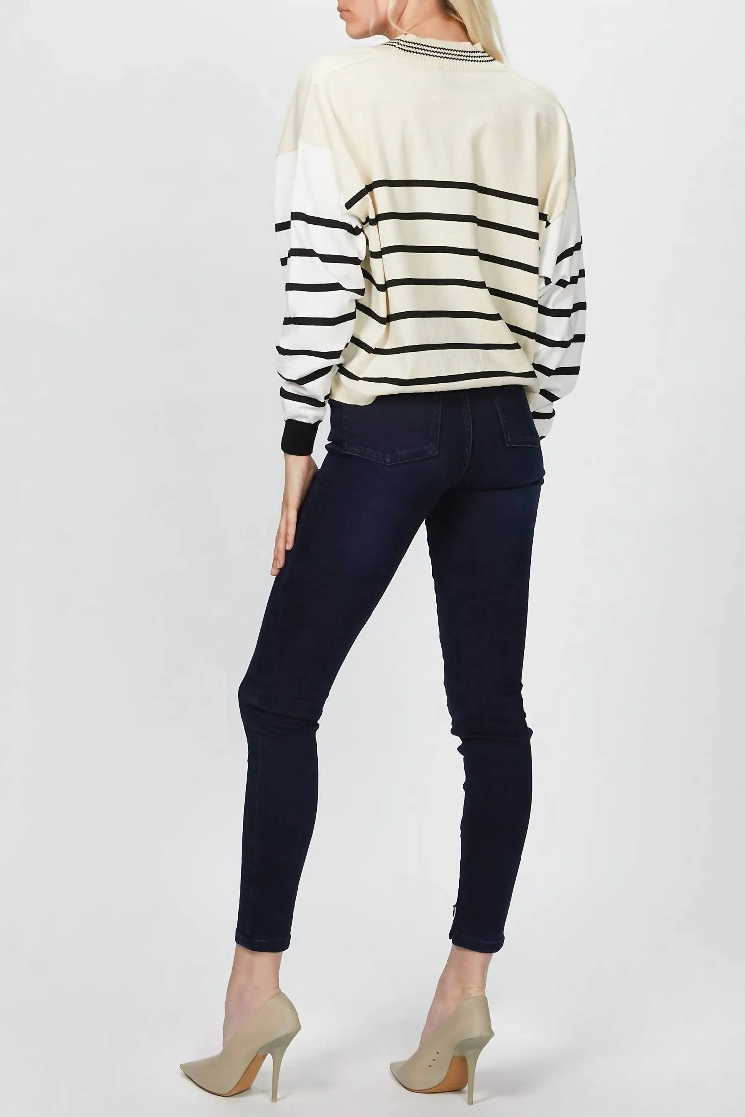 V-Neck Sweater In Butter/off White/black