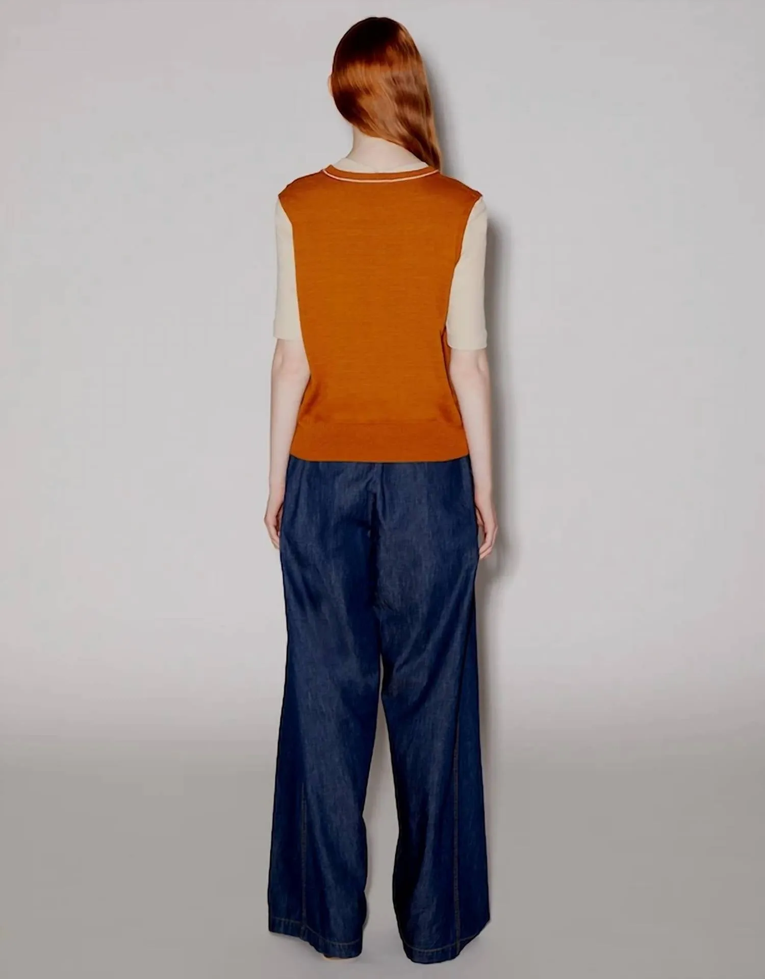 V-Neck Sweater Vest In Cognac