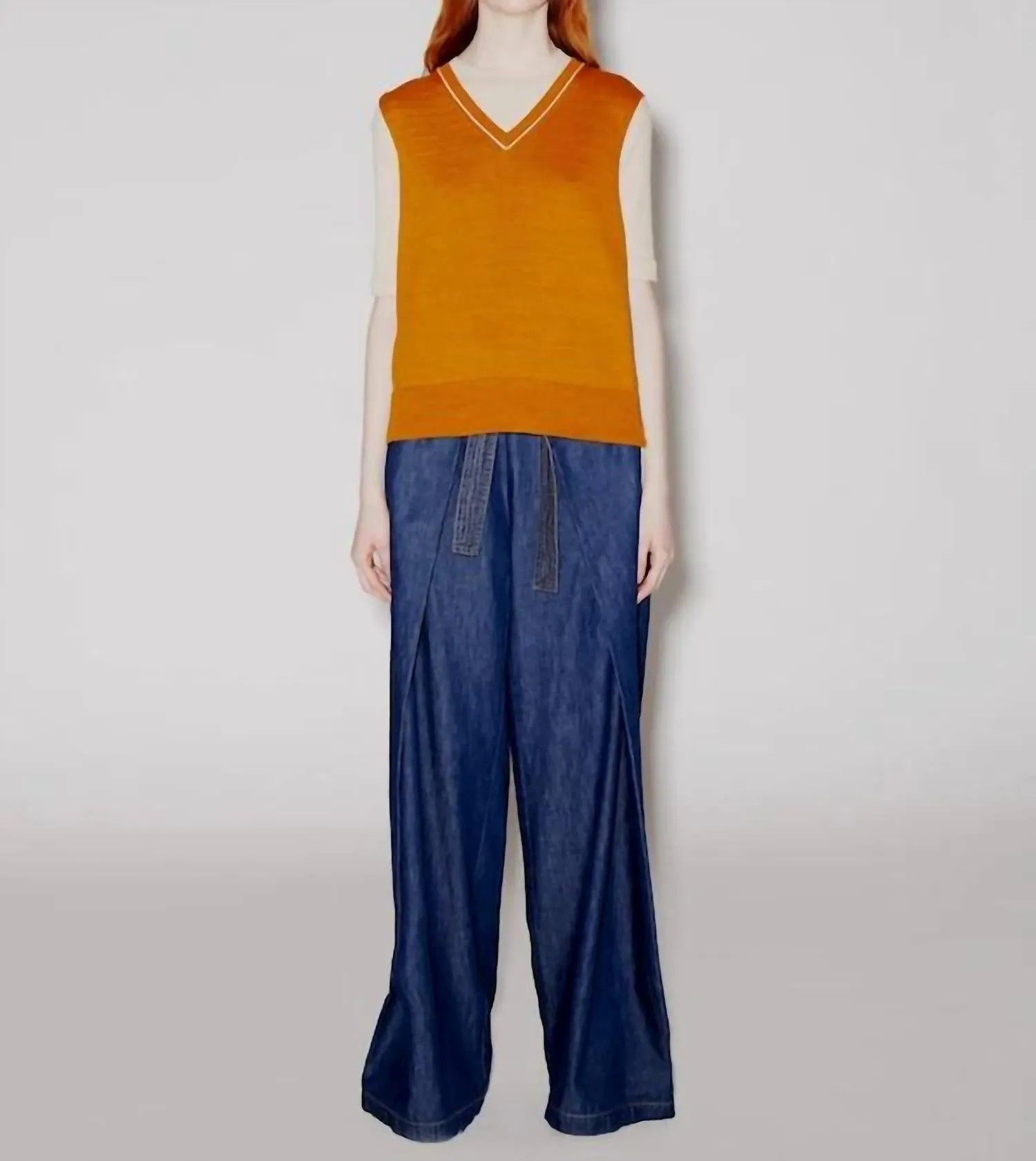 V-Neck Sweater Vest In Cognac