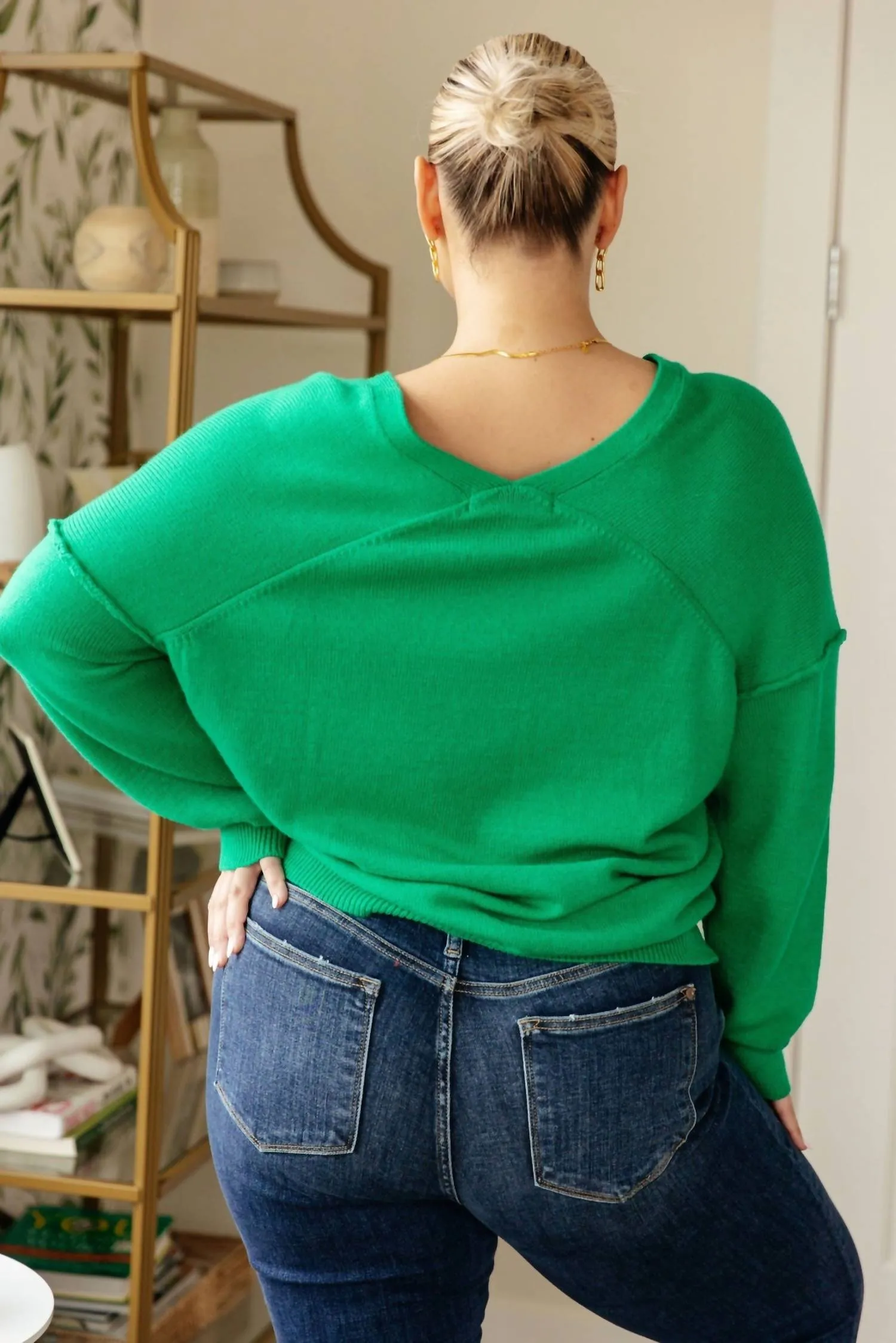 Very Understandable V-Neck Sweater In Green