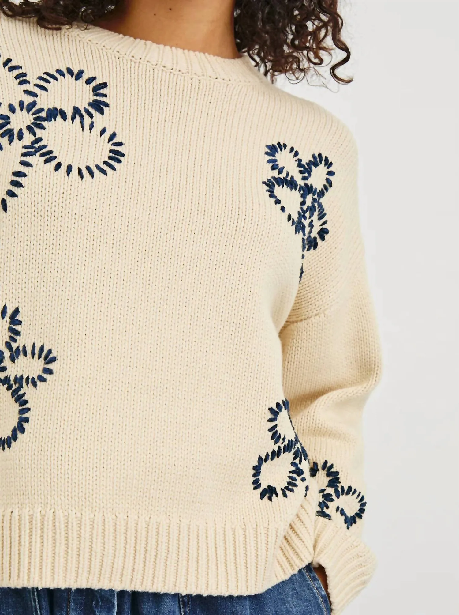 Zoey Daisy Sweater In Ivory Navy