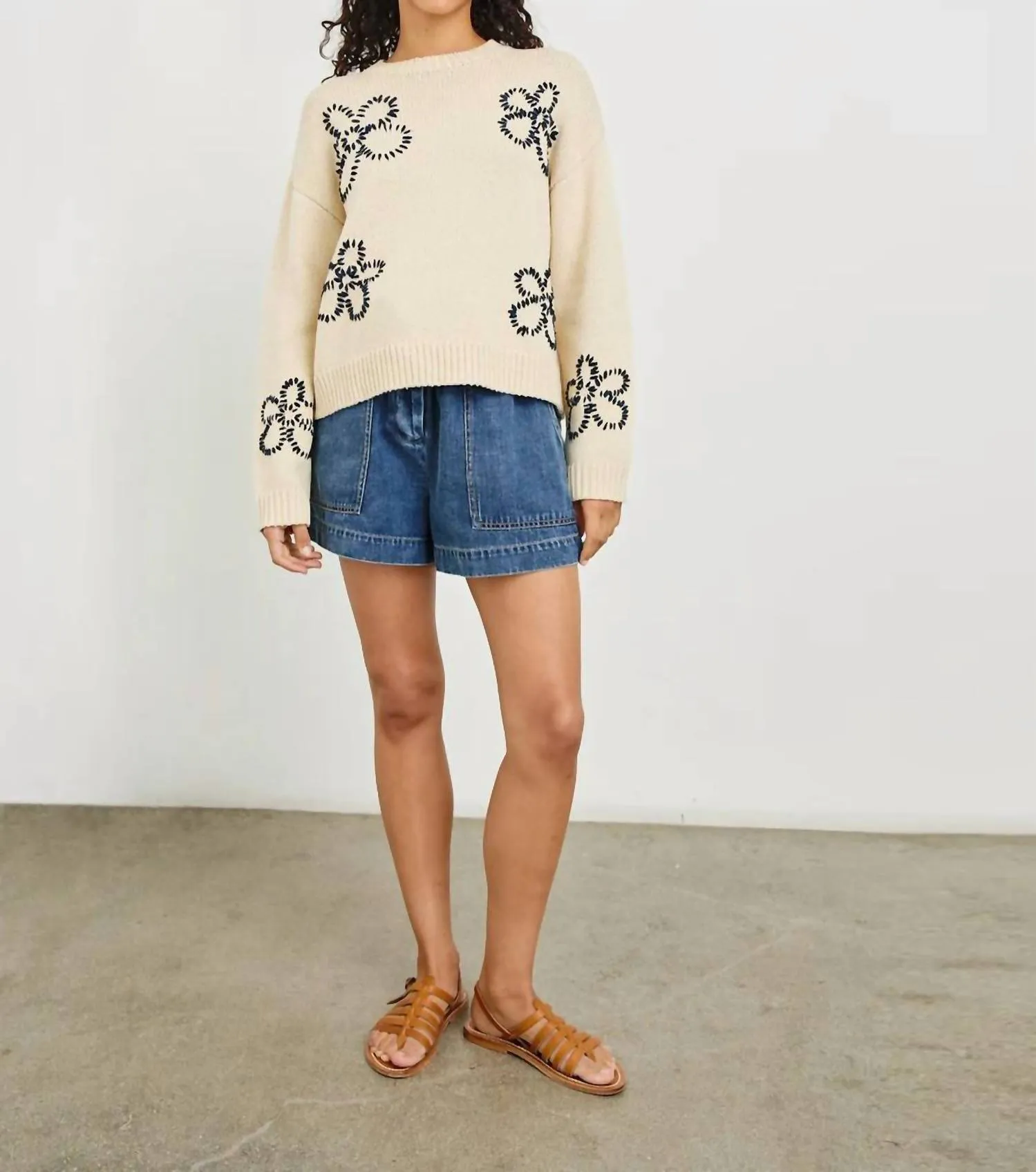 Zoey Daisy Sweater In Ivory Navy
